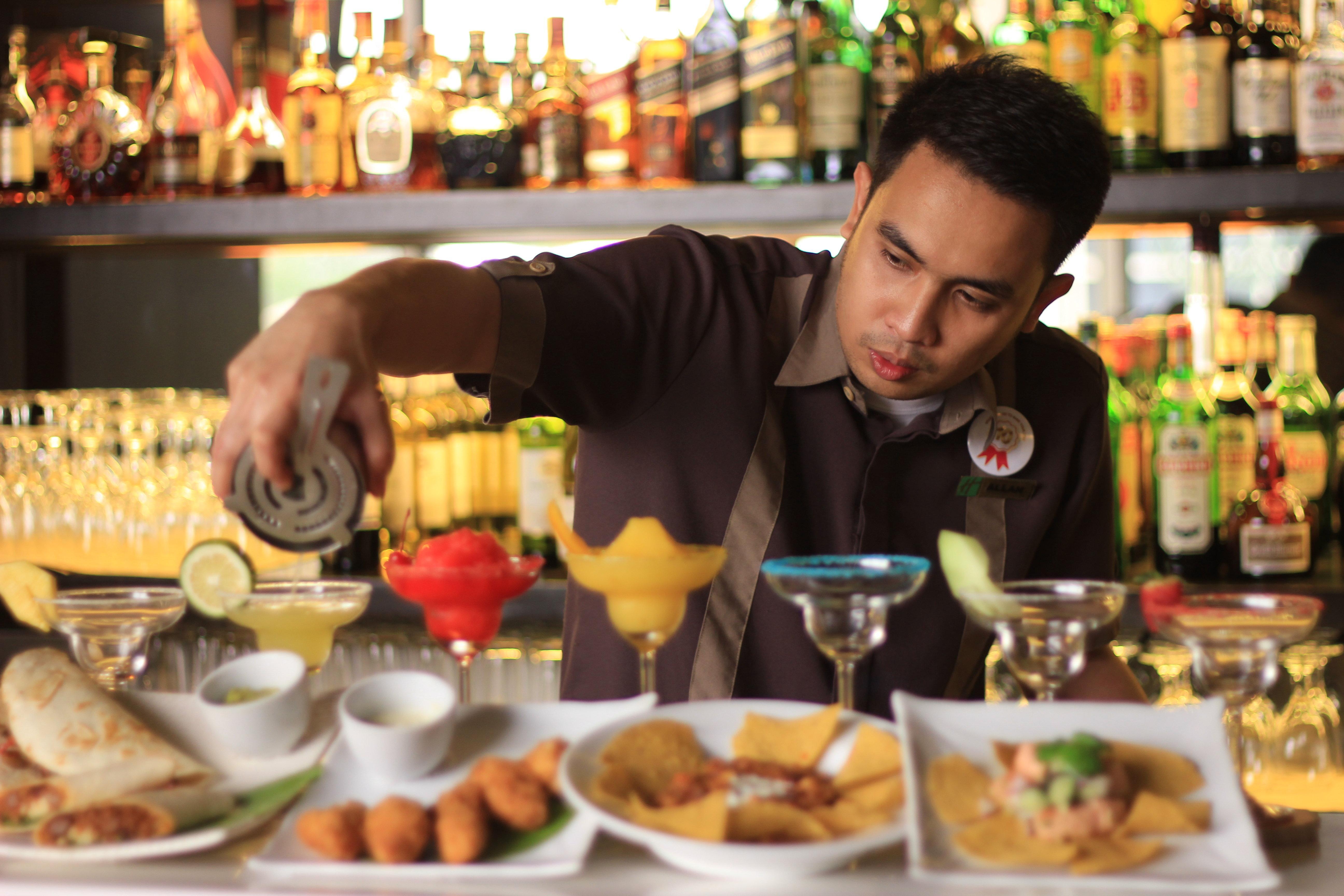 Crowne Plaza Manila Galleria By Ihg Pasig City Zewnętrze zdjęcie