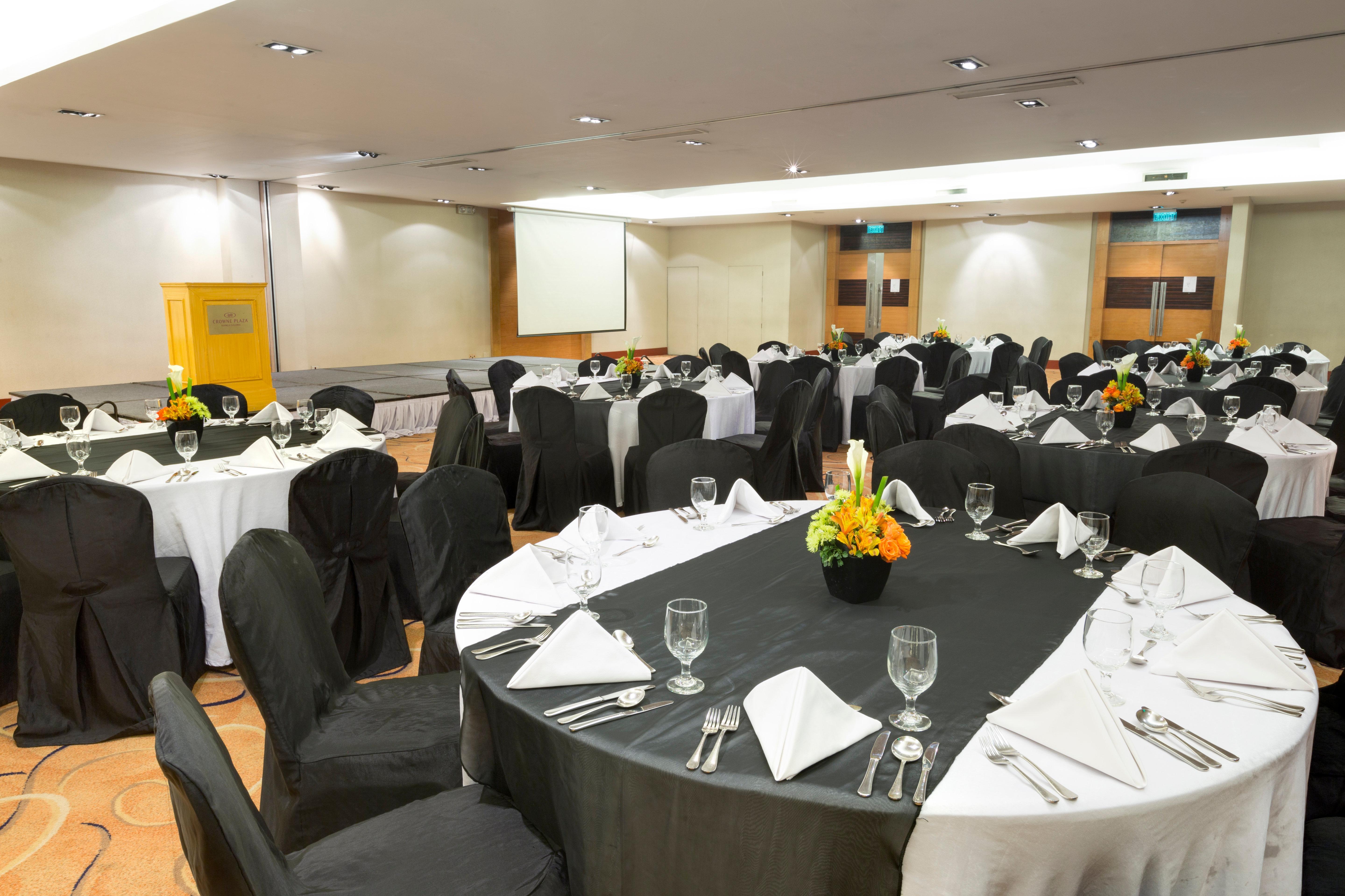 Crowne Plaza Manila Galleria By Ihg Pasig City Zewnętrze zdjęcie