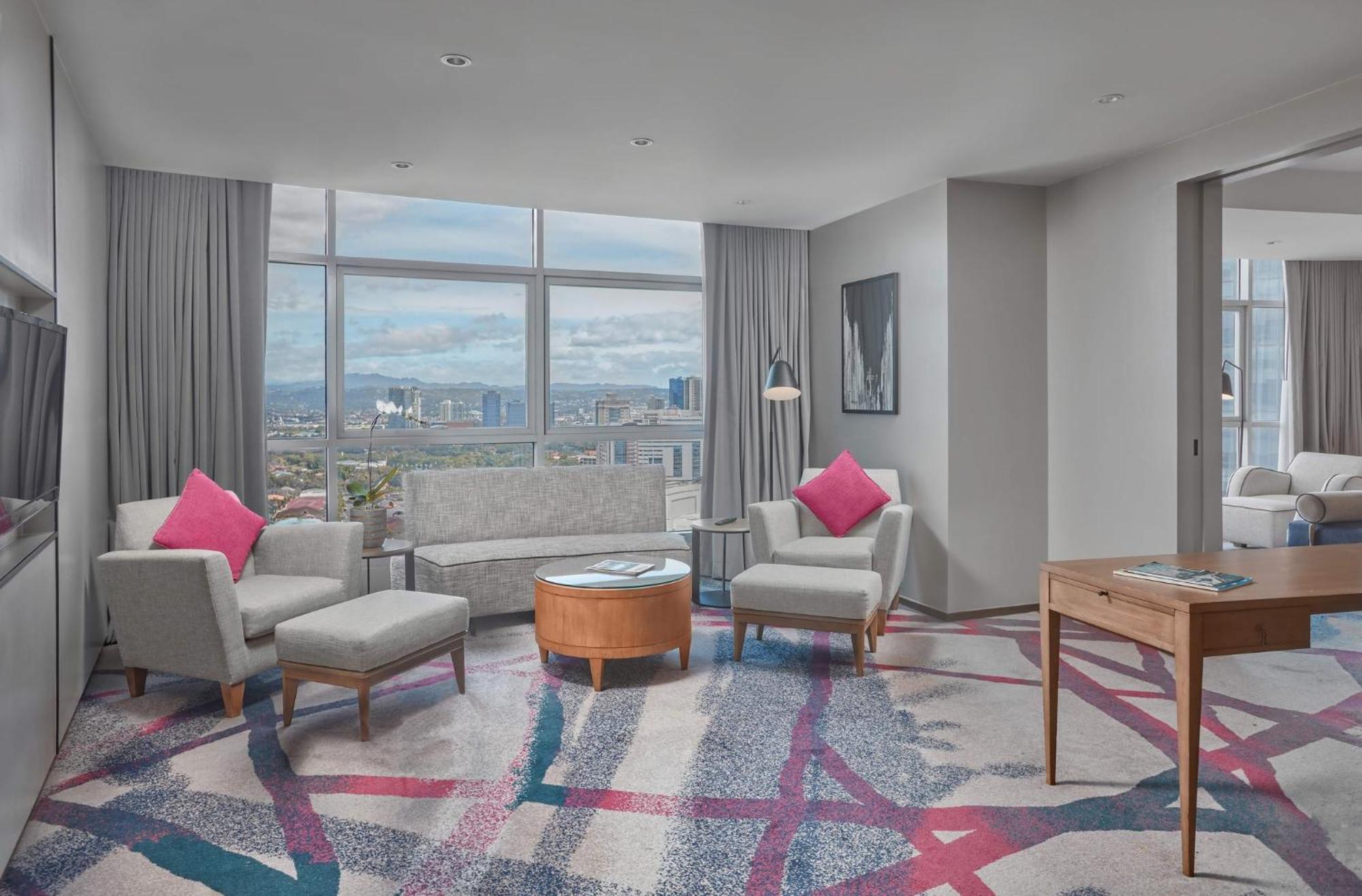 Crowne Plaza Manila Galleria By Ihg Pasig City Zewnętrze zdjęcie