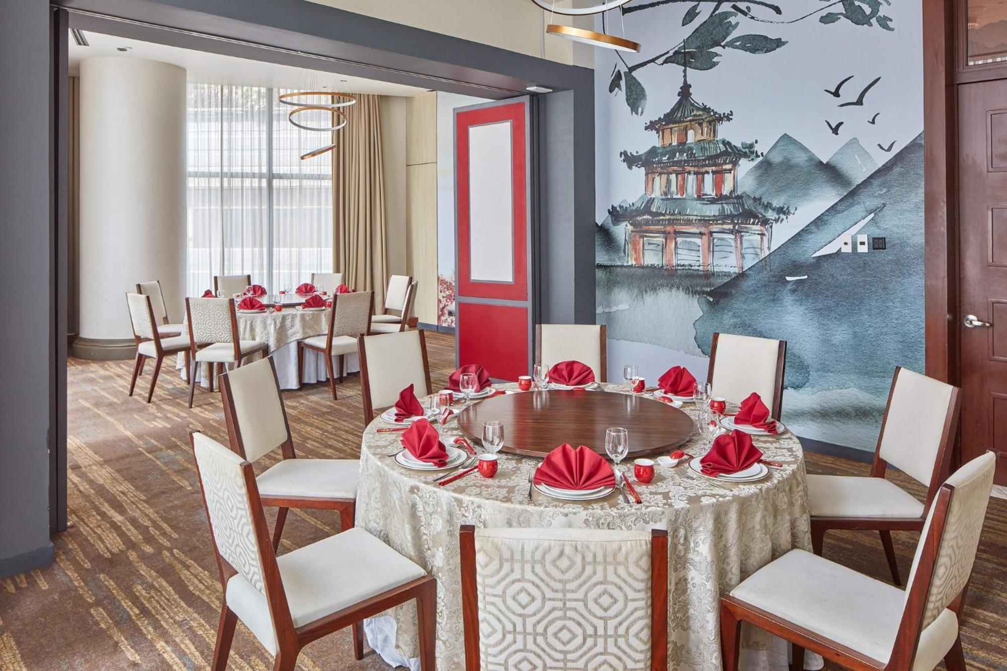 Crowne Plaza Manila Galleria By Ihg Pasig City Zewnętrze zdjęcie