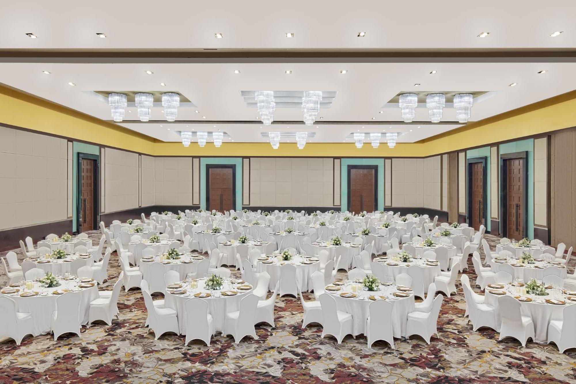 Crowne Plaza Manila Galleria By Ihg Pasig City Zewnętrze zdjęcie