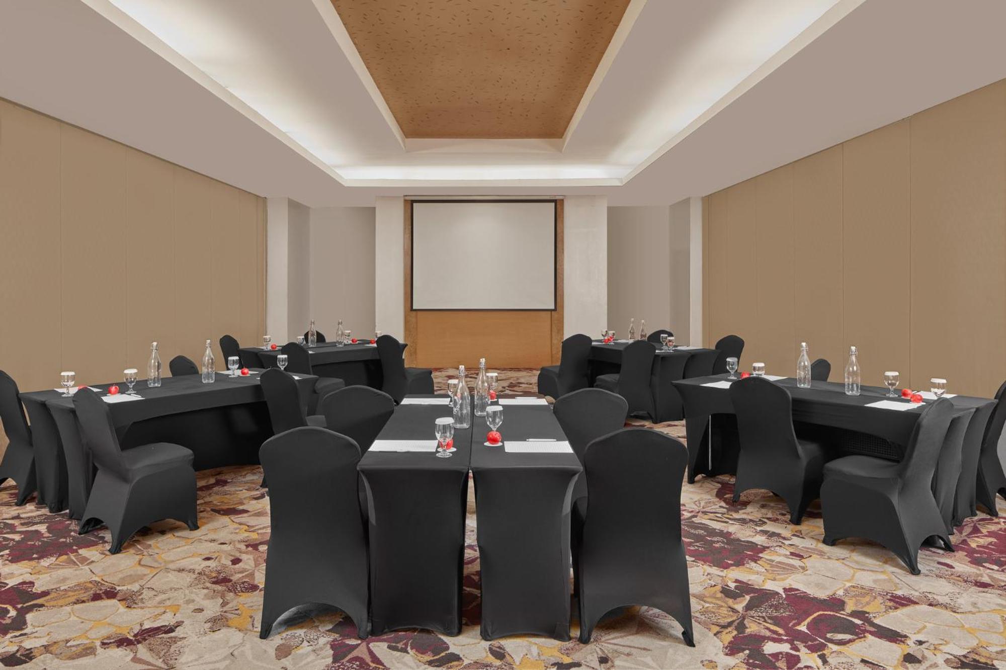 Crowne Plaza Manila Galleria By Ihg Pasig City Zewnętrze zdjęcie