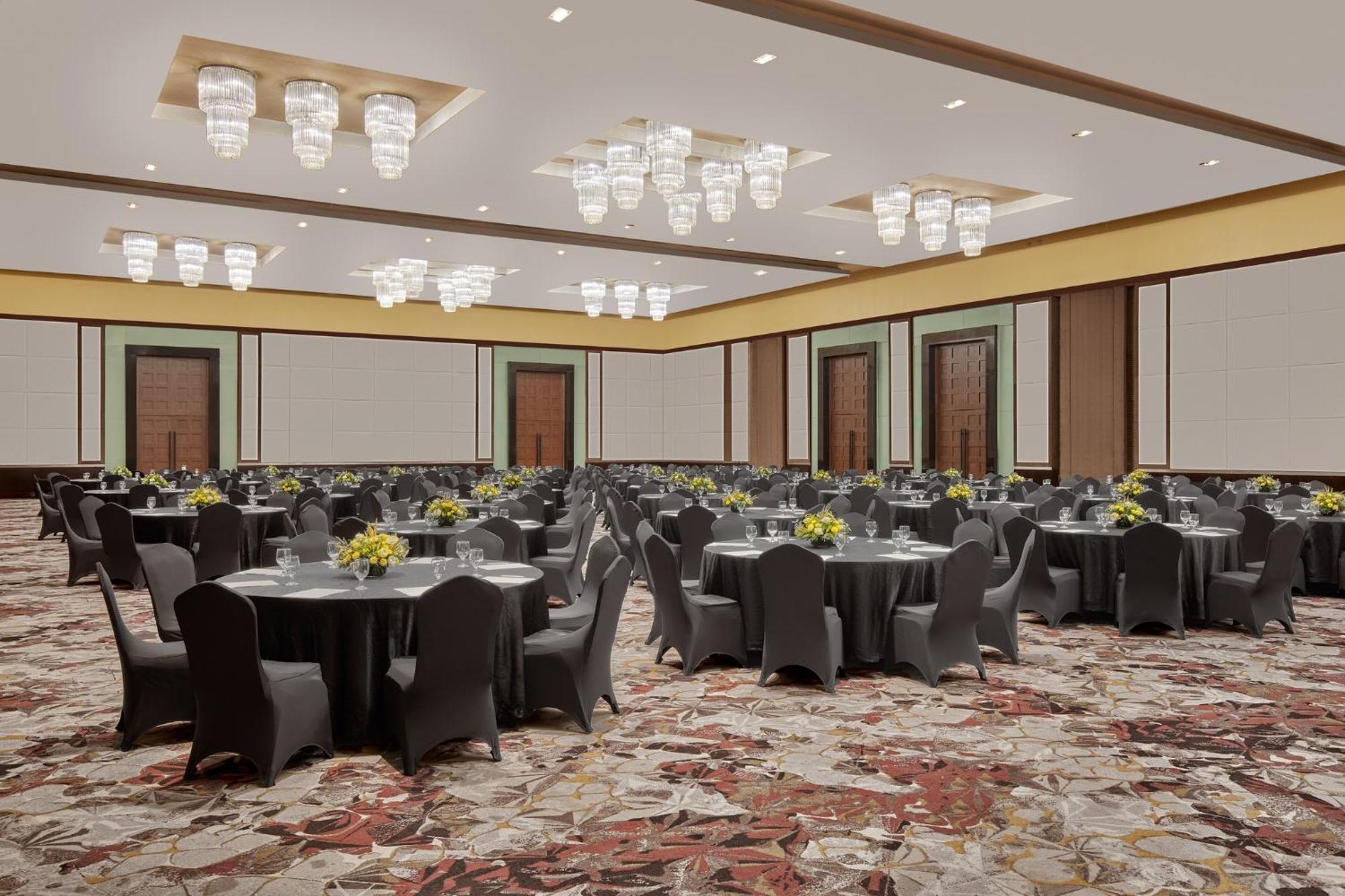 Crowne Plaza Manila Galleria By Ihg Pasig City Zewnętrze zdjęcie