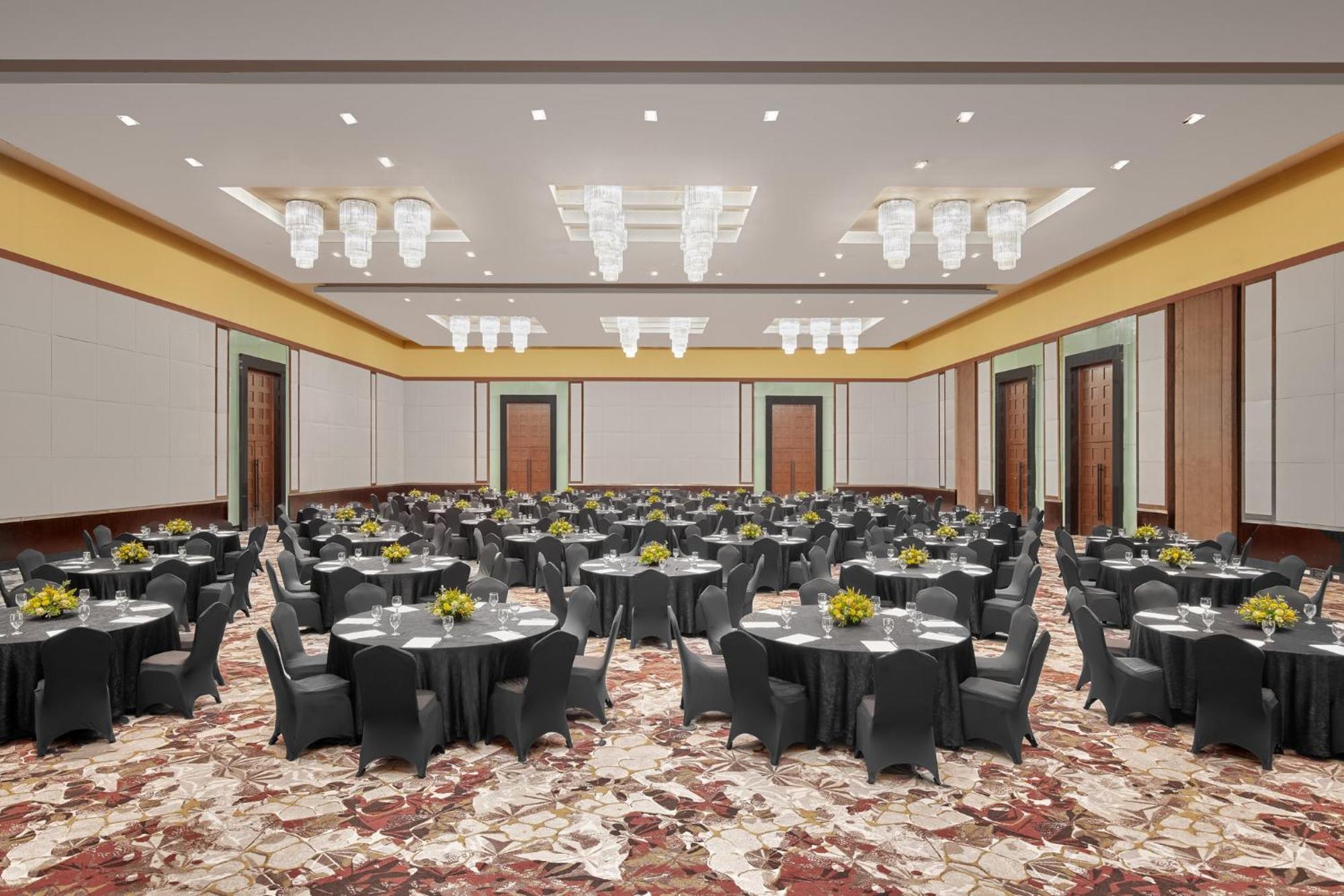 Crowne Plaza Manila Galleria By Ihg Pasig City Zewnętrze zdjęcie