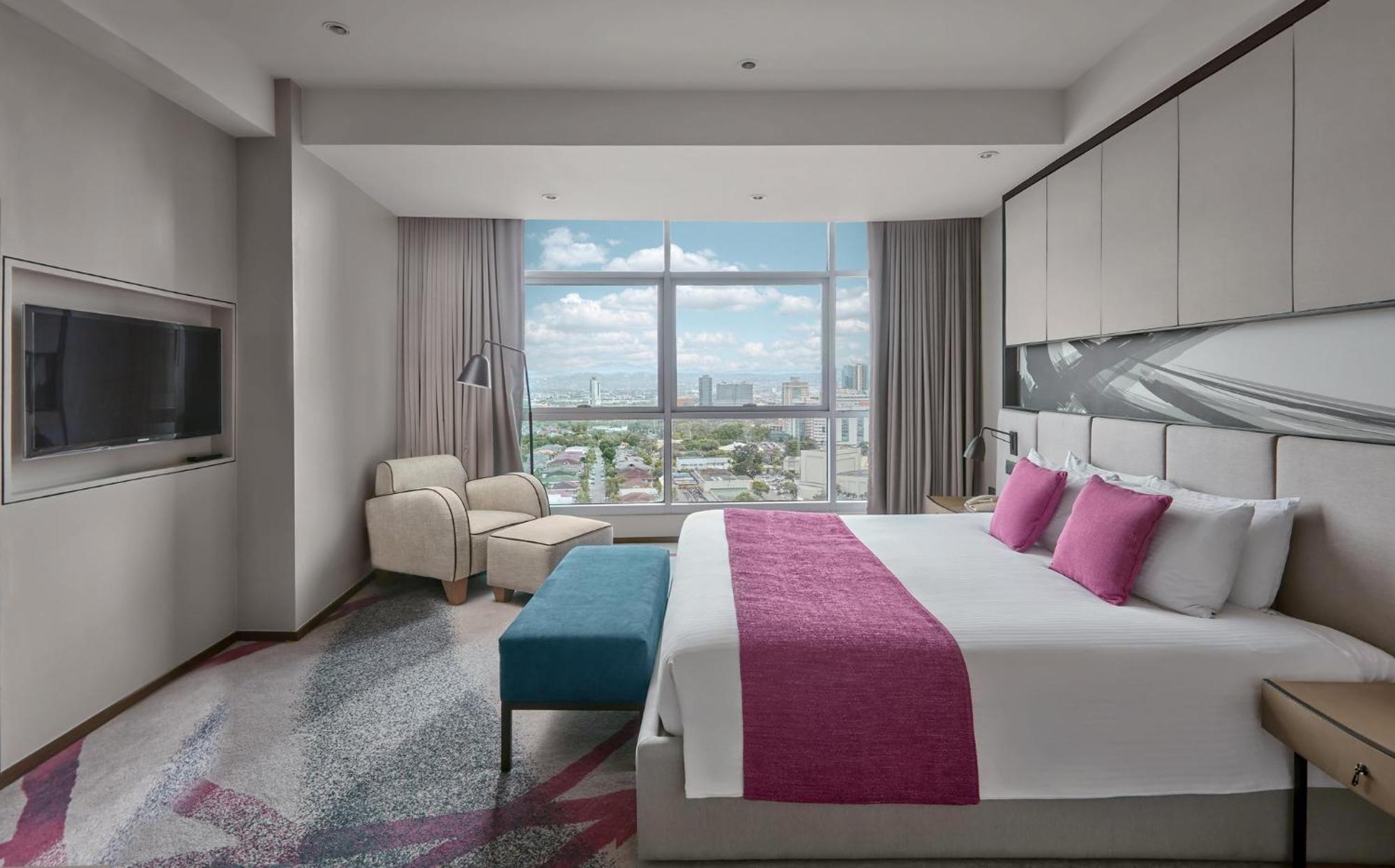 Crowne Plaza Manila Galleria By Ihg Pasig City Zewnętrze zdjęcie